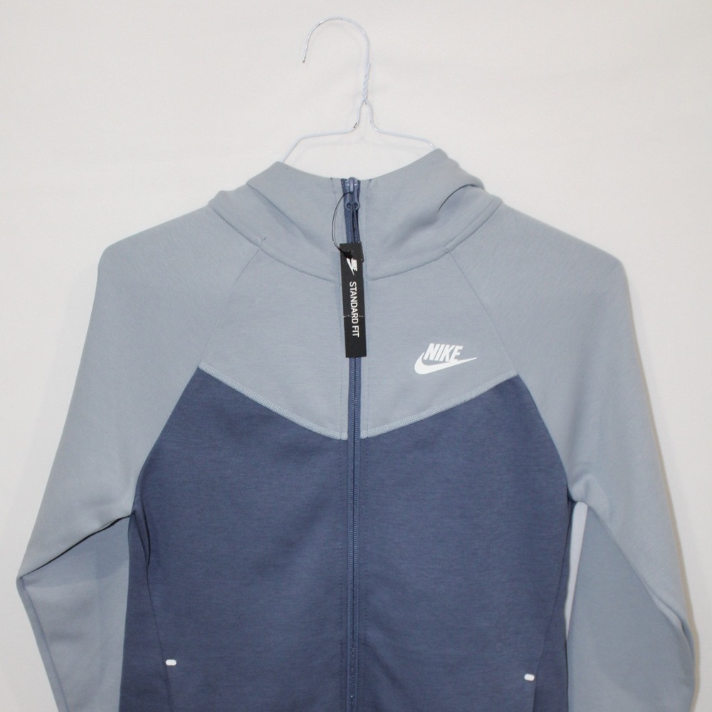 Women’s Nike Tech fleece Sweater